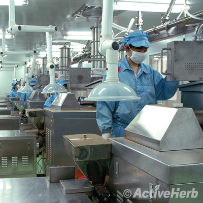 Person working in Activeherb factory